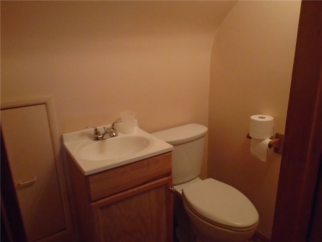 1121 Spruce St, Harmony Twp, PA 15003