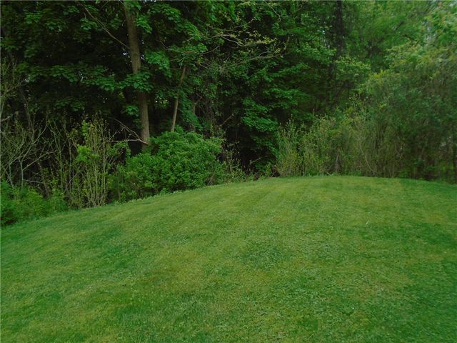 1121 Spruce St, Harmony Twp, PA 15003