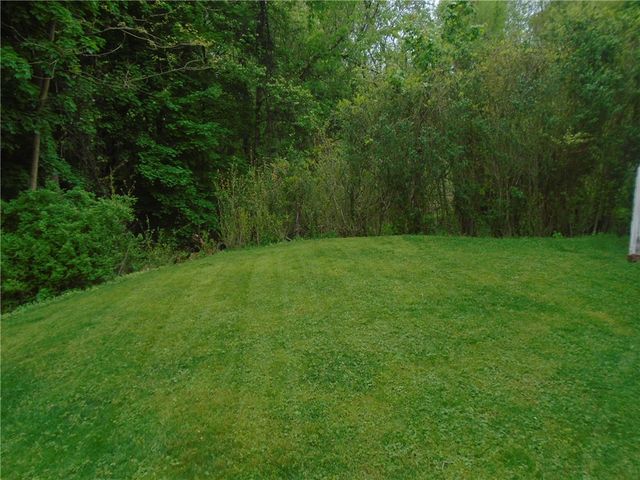 1121 Spruce St, Harmony Twp, PA 15003