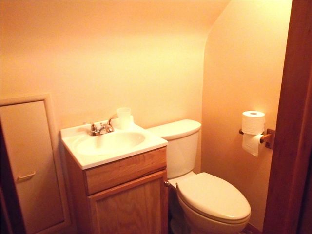 1121 Spruce St, Harmony Twp, PA 15003