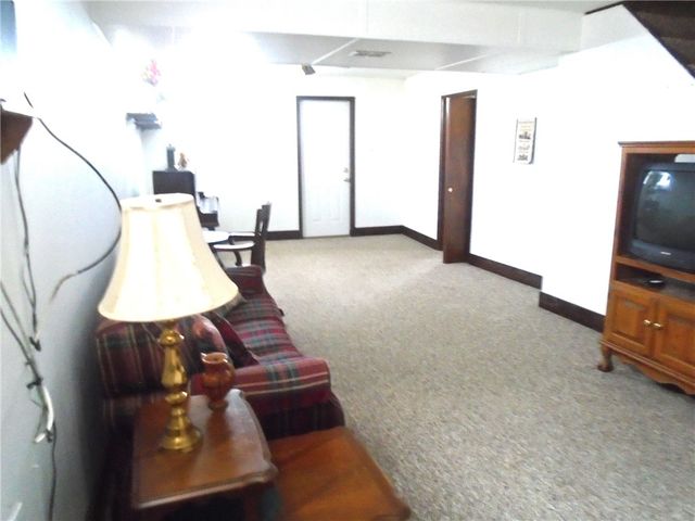 1121 Spruce St, Harmony Twp, PA 15003