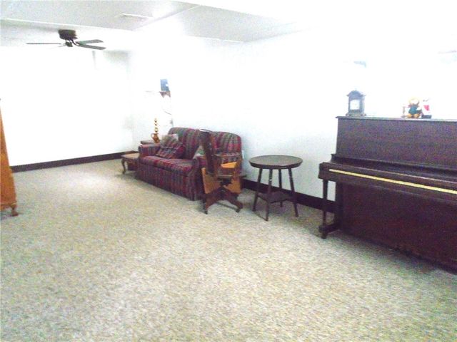1121 Spruce St, Harmony Twp, PA 15003