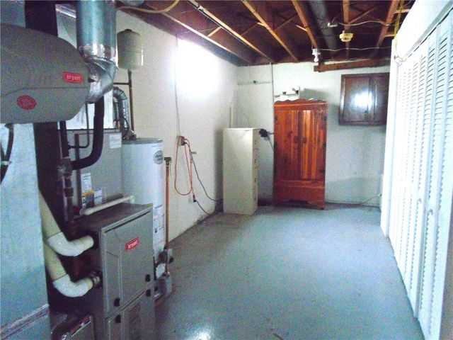 1121 Spruce St, Harmony Twp, PA 15003