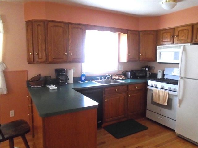 1121 Spruce St, Harmony Twp, PA 15003
