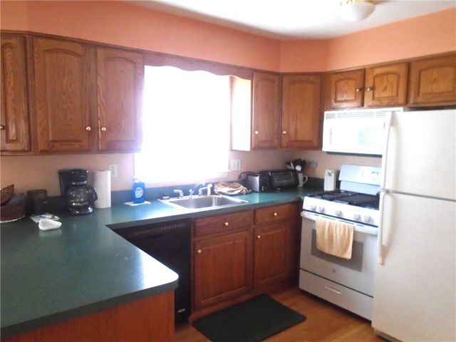 1121 Spruce St, Harmony Twp, PA 15003