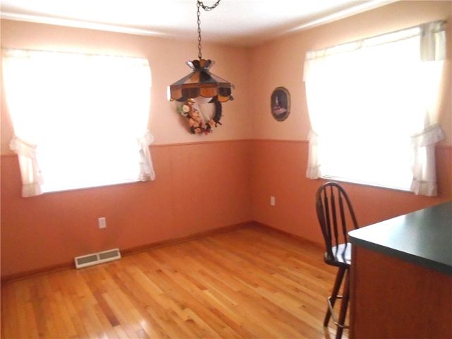 1121 Spruce St, Harmony Twp, PA 15003