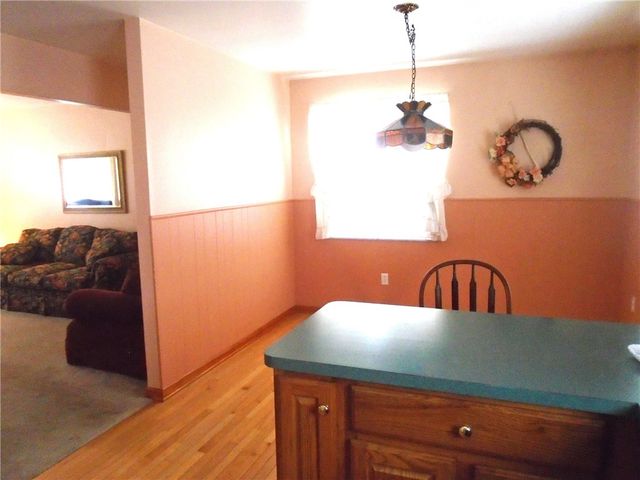 1121 Spruce St, Harmony Twp, PA 15003