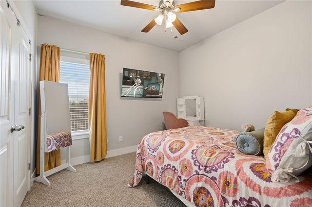 1050 Fair Oaks Street, Tontitown, AR 72762