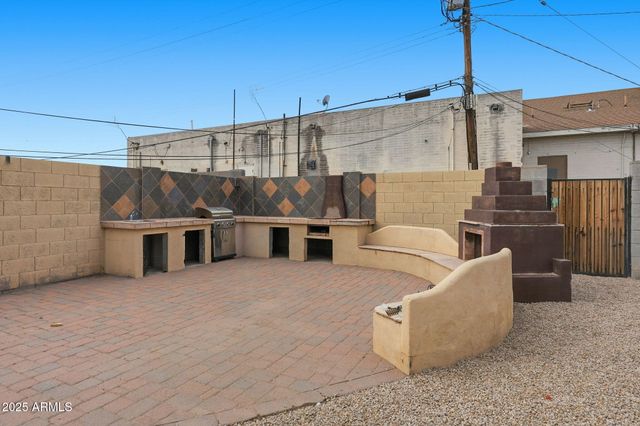 2125 E SWEETWATER Avenue, Phoenix, AZ 85022