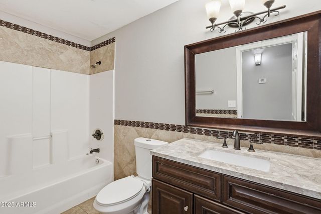 2125 E SWEETWATER Avenue, Phoenix, AZ 85022