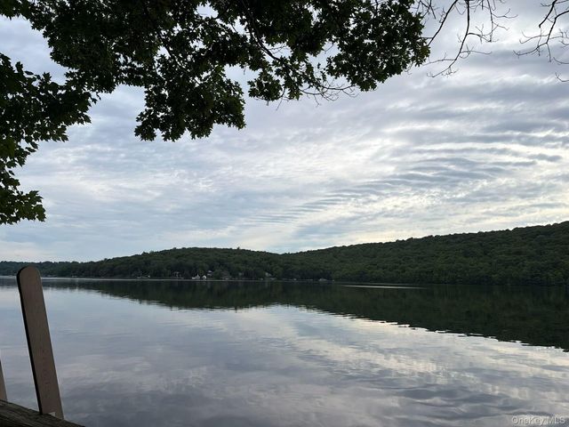 100 Dunderberg Road, Putnam Valley, NY 10579