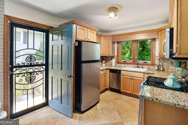 3366 Woodview Drive SE, Smyrna, GA 30082