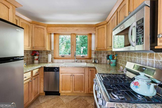 3366 Woodview Drive SE, Smyrna, GA 30082