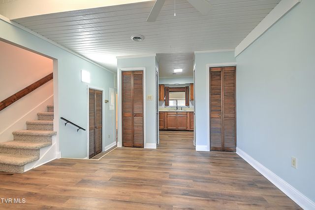 2420 Volunteer Parkway Apt 1a, Bristol, TN 37620