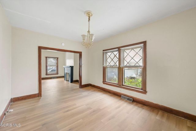 303 Hillwood Drive, Toledo, OH 43608