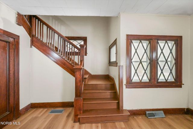 303 Hillwood Drive, Toledo, OH 43608