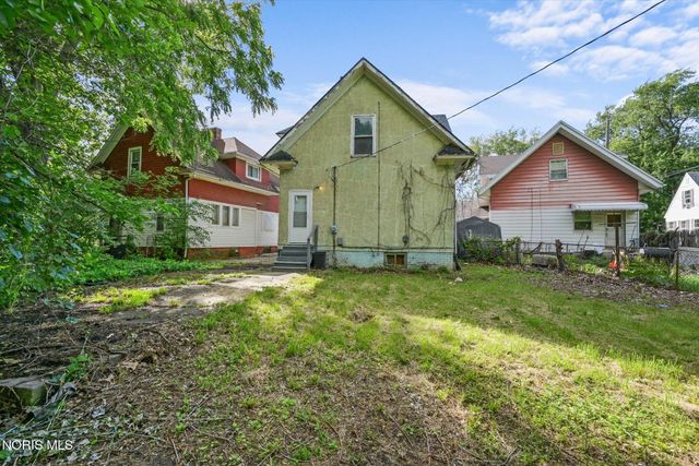 303 Hillwood Drive, Toledo, OH 43608