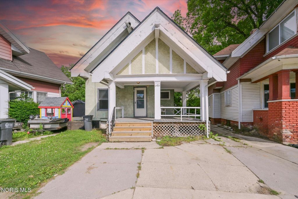 303 Hillwood Drive, Toledo, OH 43608