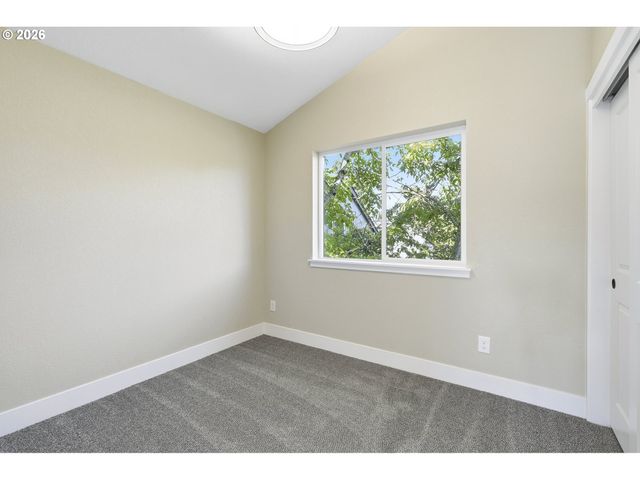 5222 Se Ramona St, Portland, OR 97206