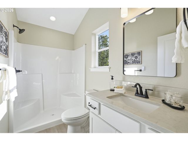 5222 Se Ramona St, Portland, OR 97206