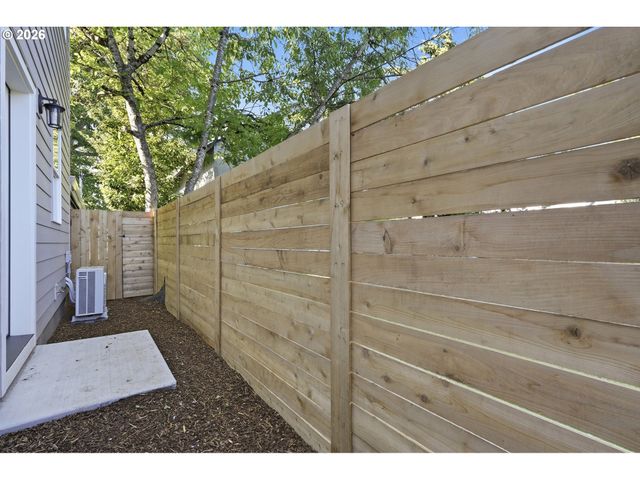 5222 Se Ramona St, Portland, OR 97206
