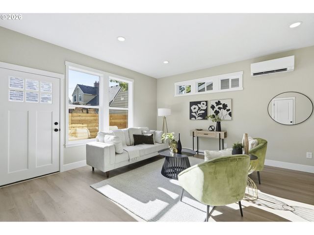 5222 Se Ramona St, Portland, OR 97206