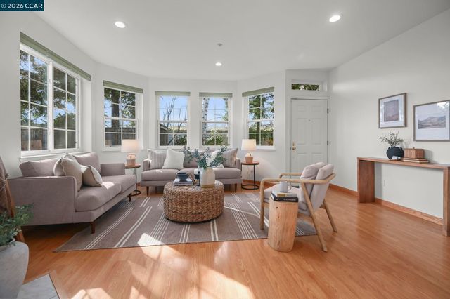 48 Danville Oak Pl, Danville, CA 94526