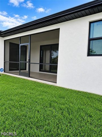 637 Cardinal ST E, Lehigh Acres, FL 33974