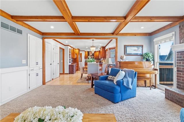 16248 W Briarwood Court, Olathe, KS 66062