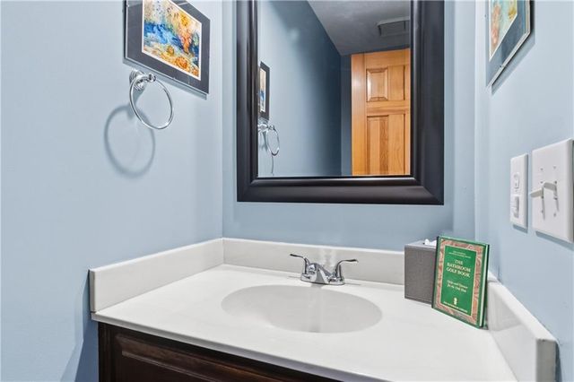 16248 W Briarwood Court, Olathe, KS 66062