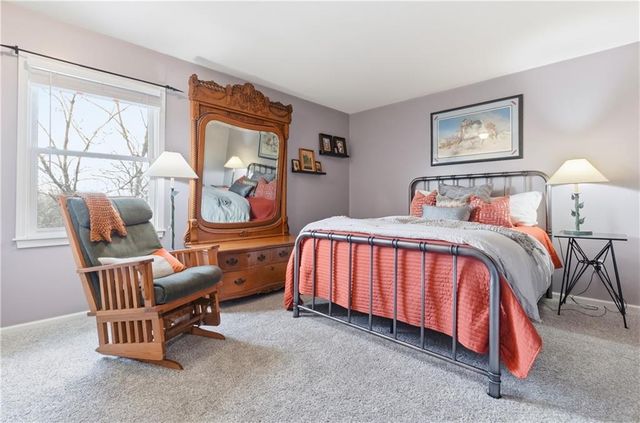 16248 W Briarwood Court, Olathe, KS 66062