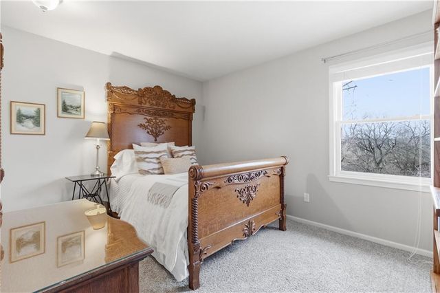 16248 W Briarwood Court, Olathe, KS 66062