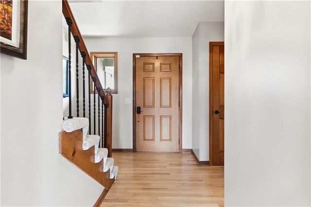 16248 W Briarwood Court, Olathe, KS 66062