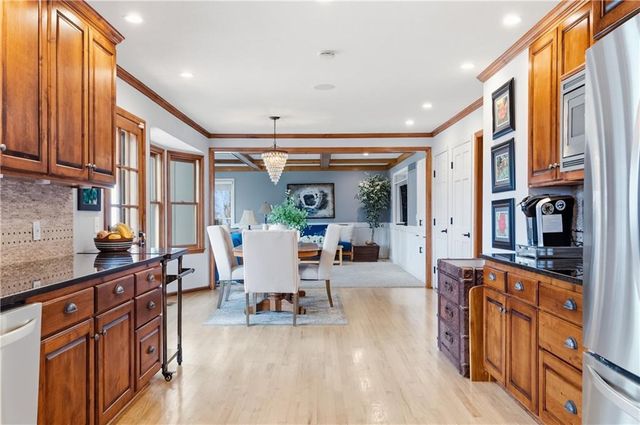 16248 W Briarwood Court, Olathe, KS 66062