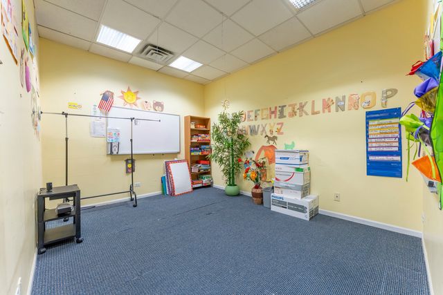2836 N Southport Avenue G, Chicago, IL 60657
