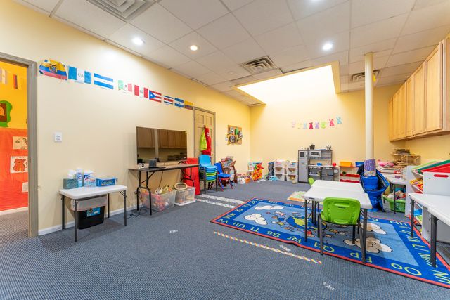 2836 N Southport Avenue G, Chicago, IL 60657