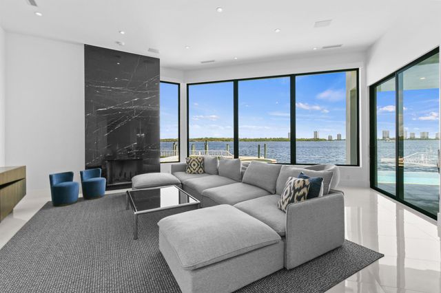 101 Bowsprit Drive, North Palm Beach, FL 33408