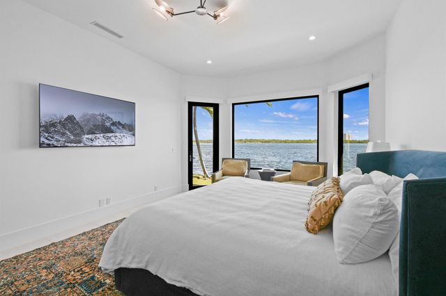 101 Bowsprit Drive, North Palm Beach, FL 33408