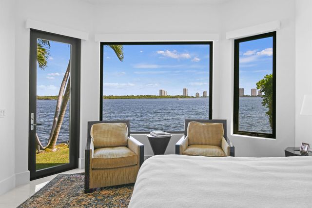 101 Bowsprit Drive, North Palm Beach, FL 33408