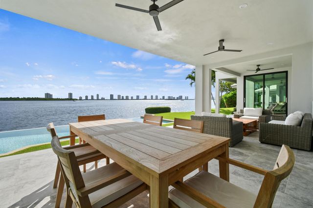 101 Bowsprit Drive, North Palm Beach, FL 33408