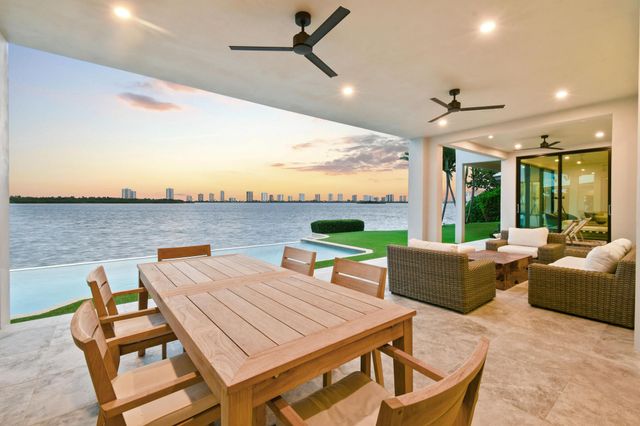 101 Bowsprit Drive, North Palm Beach, FL 33408