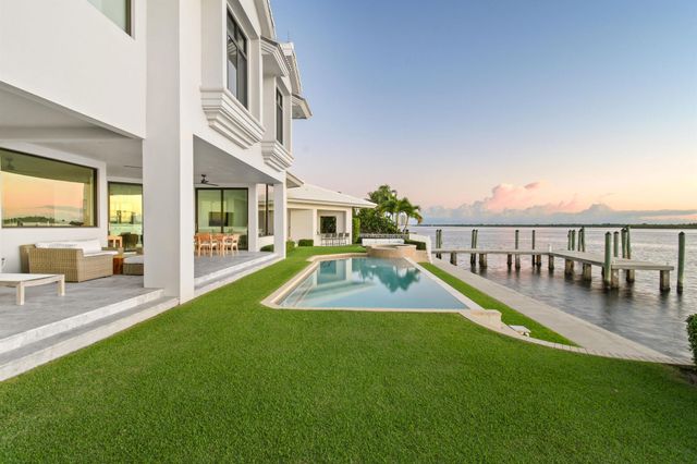 101 Bowsprit Drive, North Palm Beach, FL 33408