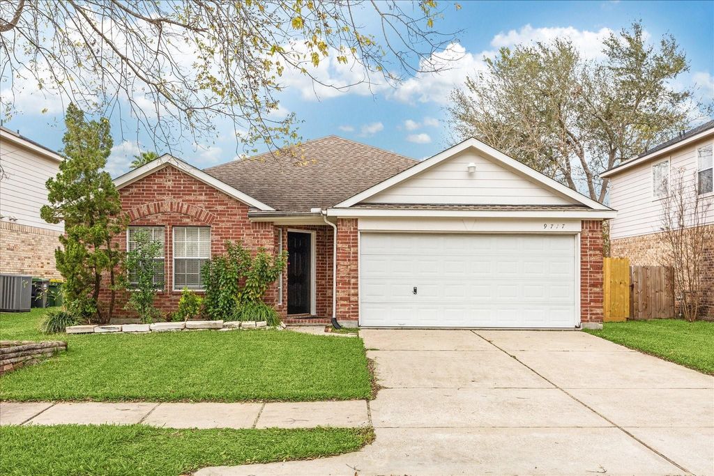 9717 Cottage Street, Pearland, TX 77584