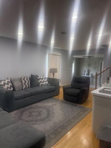 3966 Iverness Lane, West Bloomfield, MI 48323