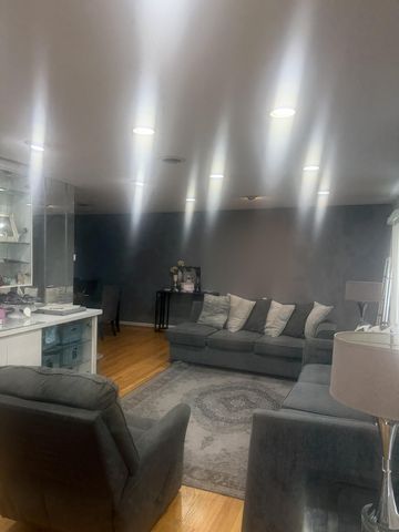 3966 Iverness Lane, West Bloomfield, MI 48323