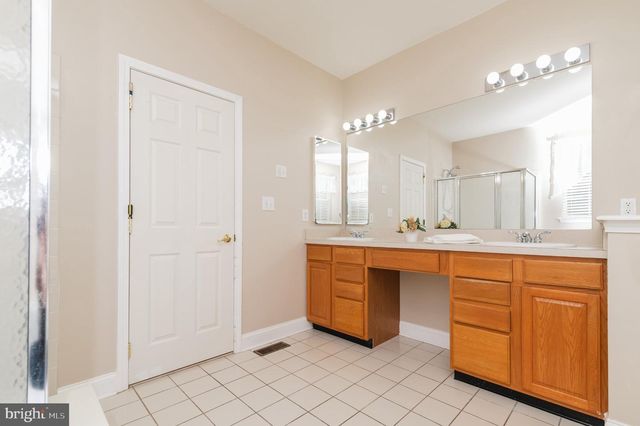49 SHELLY ST, Sicklerville, NJ 08081