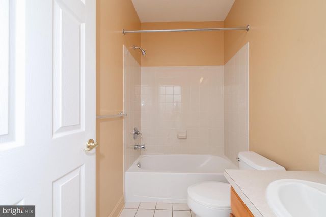 49 SHELLY ST, Sicklerville, NJ 08081