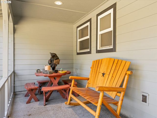 721 Nw 58TH St, Vancouver, WA 98663
