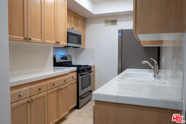 4543 Willis Avenue 102, Sherman Oaks, CA 91403