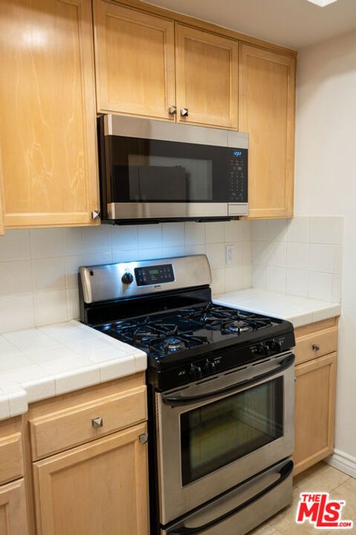 Image 26 of property listing at 4543 Willis Avenue 102, Sherman Oaks, CA 91403